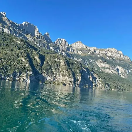 Schoene In Am Schoenen Walensee *
